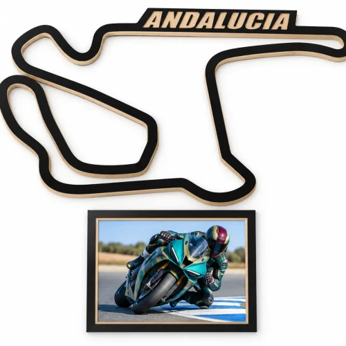 Circuito de Andalucía en madera con marco para foto, vista frontal sobre fondo blanco