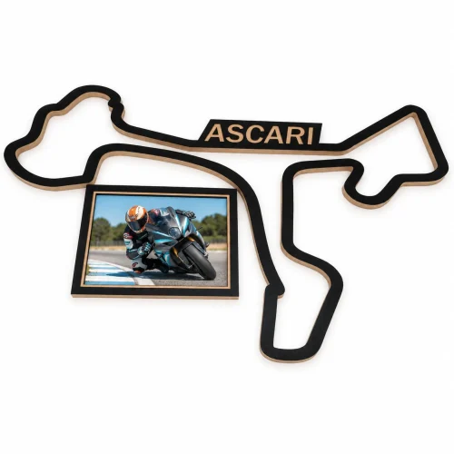 Circuito de Ascari en madera con marco para foto, vista frontal sobre fondo blanco