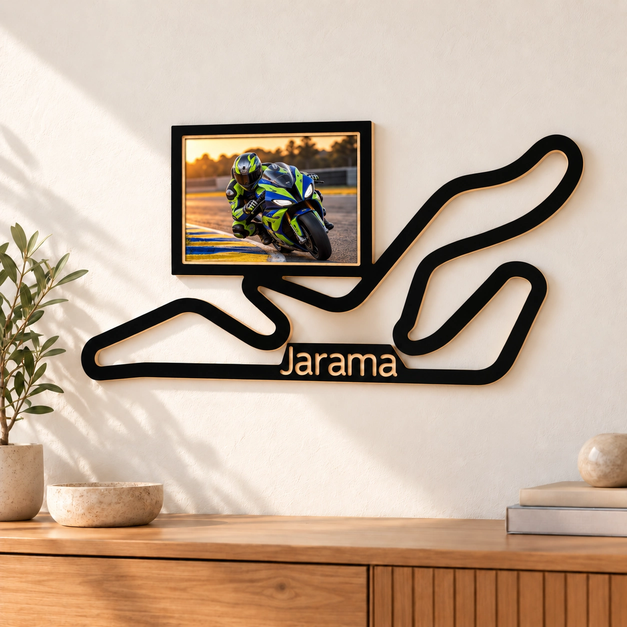 Jarama en madera con marco para foto como decoración de pared