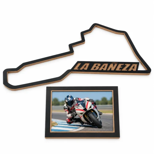 Circuito de La Bañeza en madera con marco para foto, vista frontal sobre fondo blanco