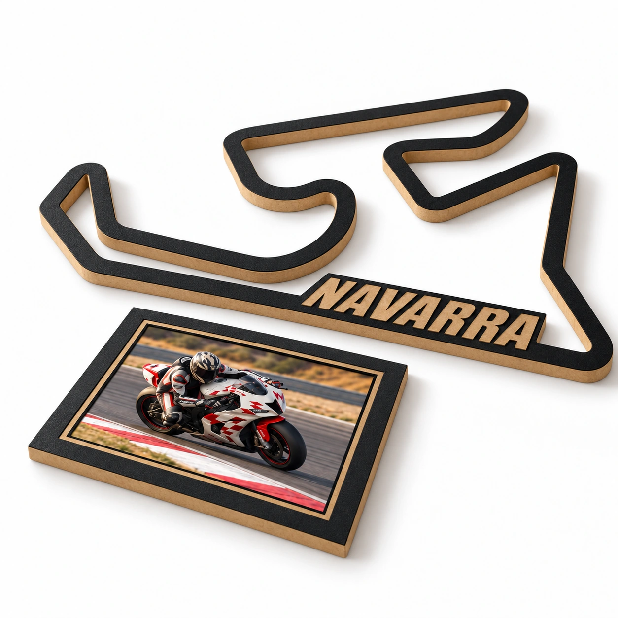 Circuito de Los Arcos – Navarra en madera con marco para foto, vista lateral derecha sobre fondo blanco