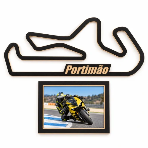 Circuito de Portimão en madera con marco para foto, vista frontal sobre fondo blanco
